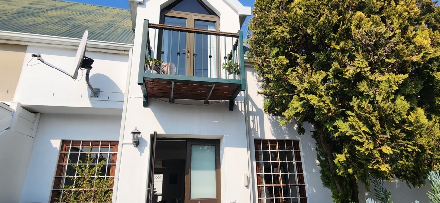 To Let 2 Bedroom Property for Rent in Harfield Village Western Cape